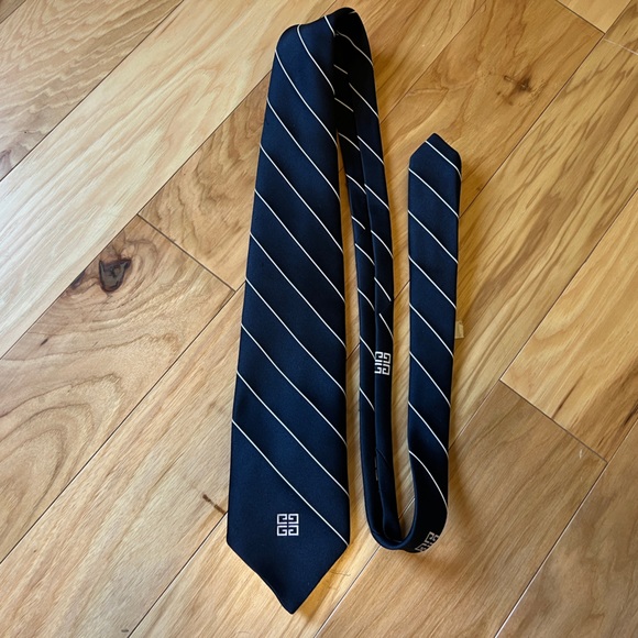 Givenchy Other - Givenchy Gentleman Paris Navy & White Stripe Mens Tie Logo 55.5” Long